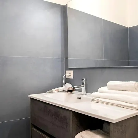 2bdr For 6 Guests - 100mt Subway B1 - 7 Fermate Dal Colosseo Daire *
