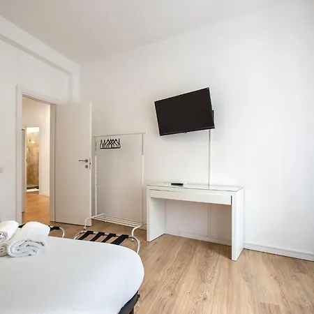 2bdr For 6 Guests - 100mt Subway B1 - 7 Fermate Dal Colosseo Roma